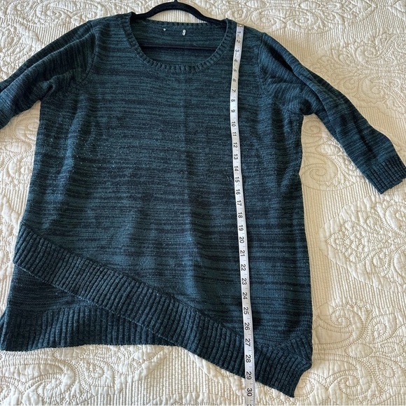 Forest green sweater 3/4 length sleeves asymmetrical hem good condition size L - Picture 7 of 7
